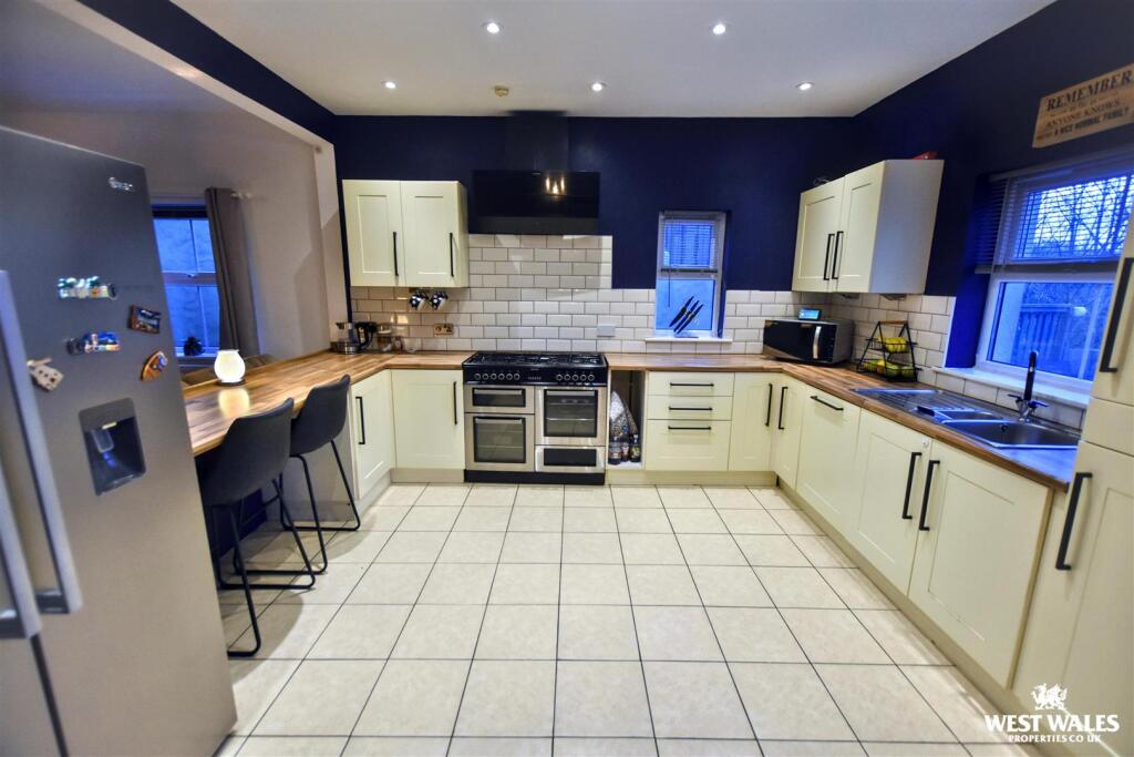 Main image of property: Hakin