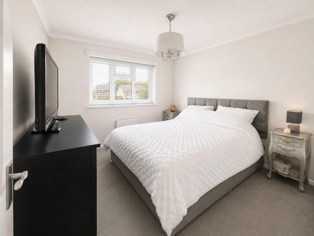 Trelawney Drive, Tilehurst, RG31 – další