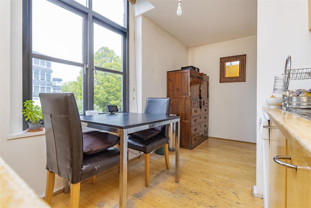 2 bedroom house for rent