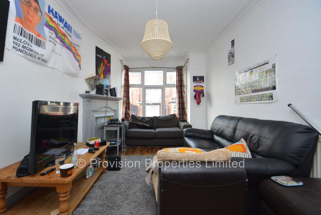 Manor Drive, Hyde Park, Leeds, LS6