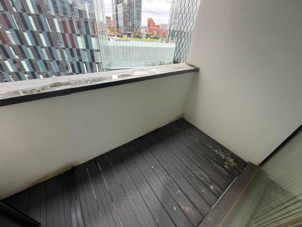 Apartment in Manchester, First Street, City Centre - View 5