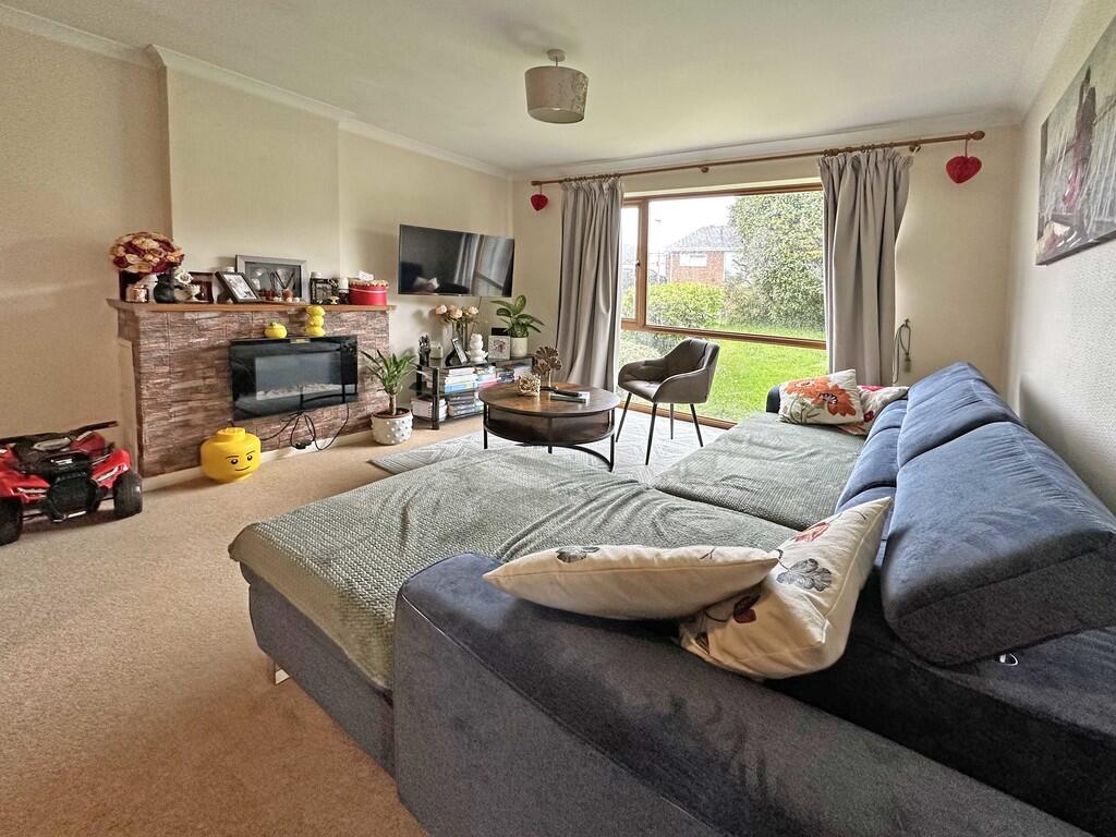Sunnymoor Close, Pinhoe photo 2