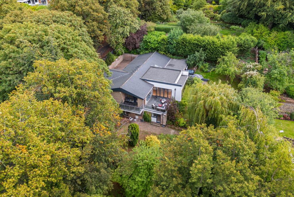 Versatile Living in Leafy Mapperley Park photo 3