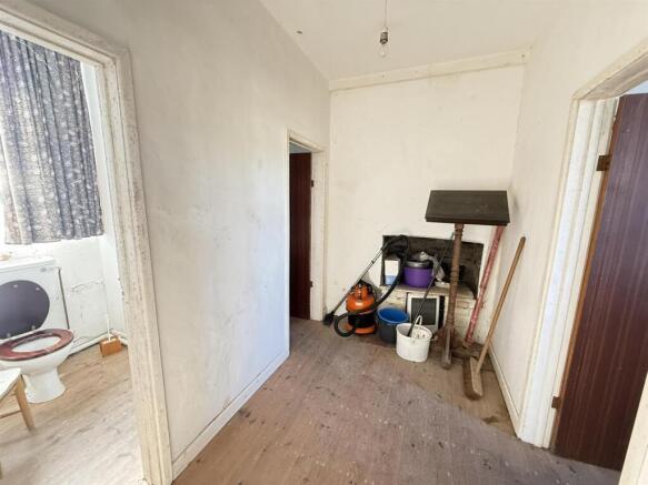 REAR HALLWAY