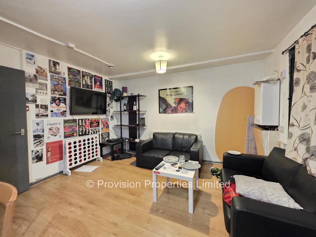 3 bedroom flat for rent