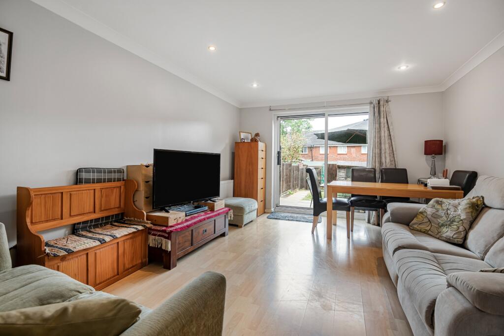 Fielders Way, Shenley, WD7 photo 3