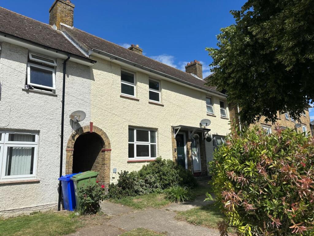 Main image of property: 21 Grovehurst Avenue, Kemsley, Sittingbourne, Kent, ME10 2RL
