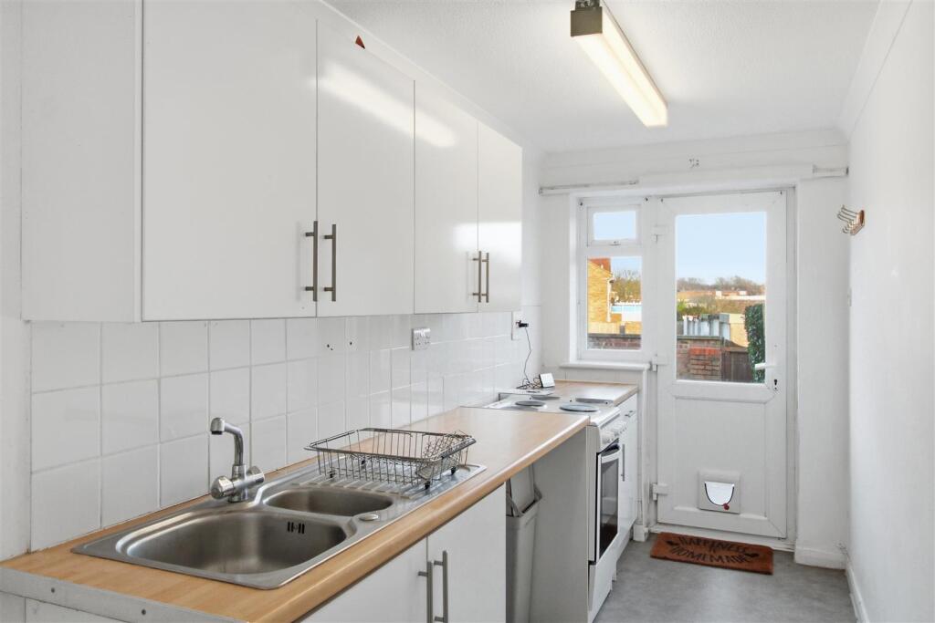 Argent Close, Seaford photo 3