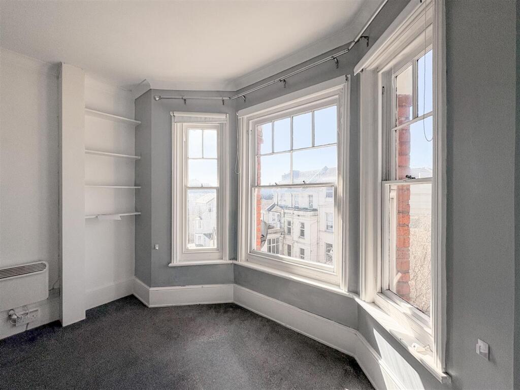 Apartment in Tonbridge - View 5