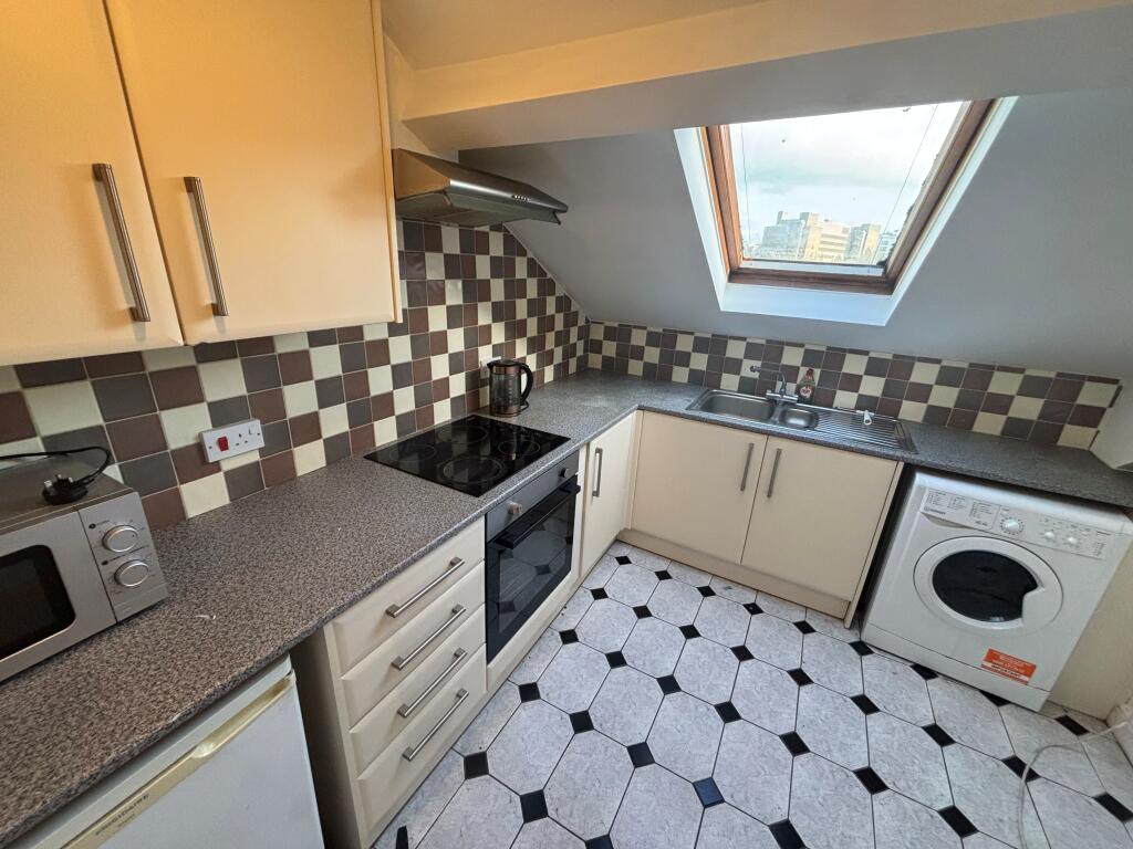 Apartment in Stockport - View 4