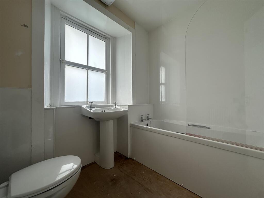 House in Tain, Highland - More