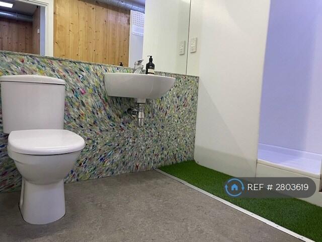 2 bedroom maisonette for rent