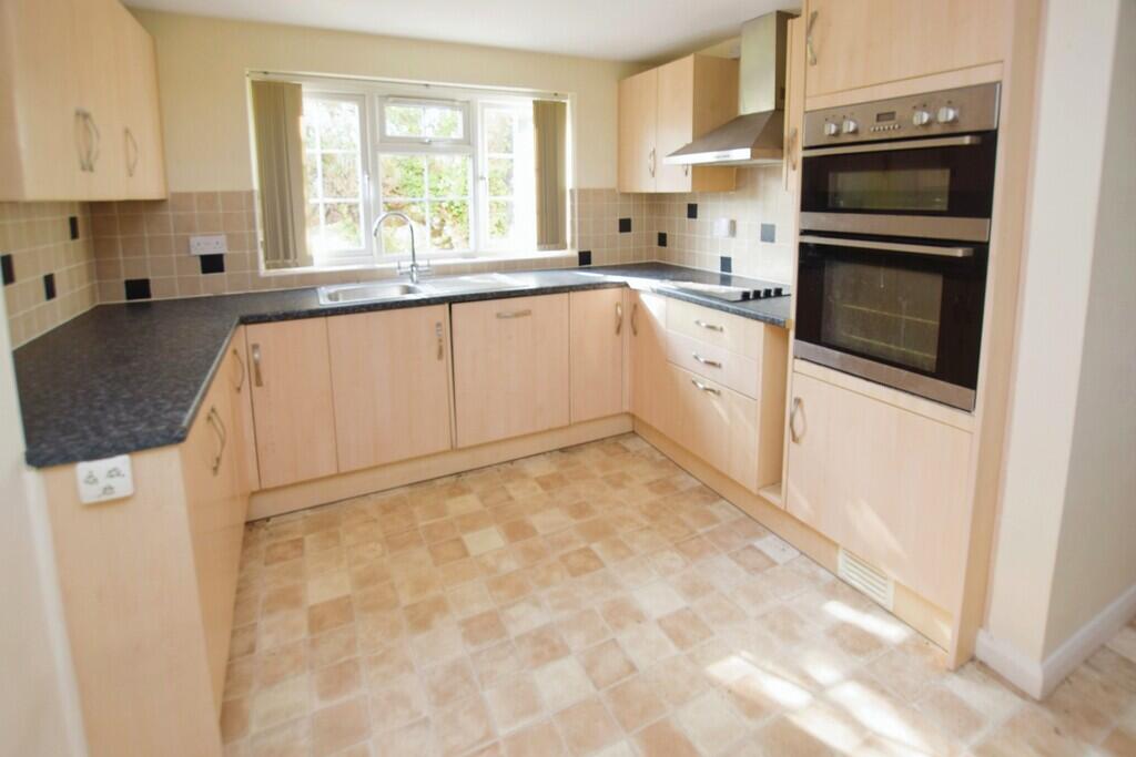 Clyst Honiton photo 2