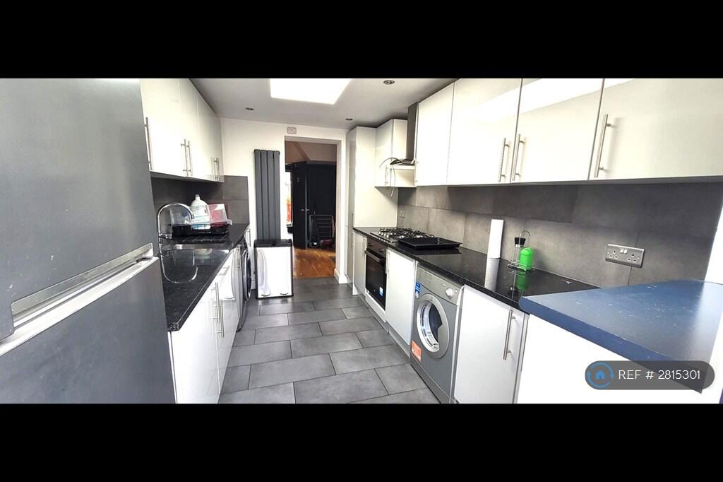 1 bedroom house share for rent