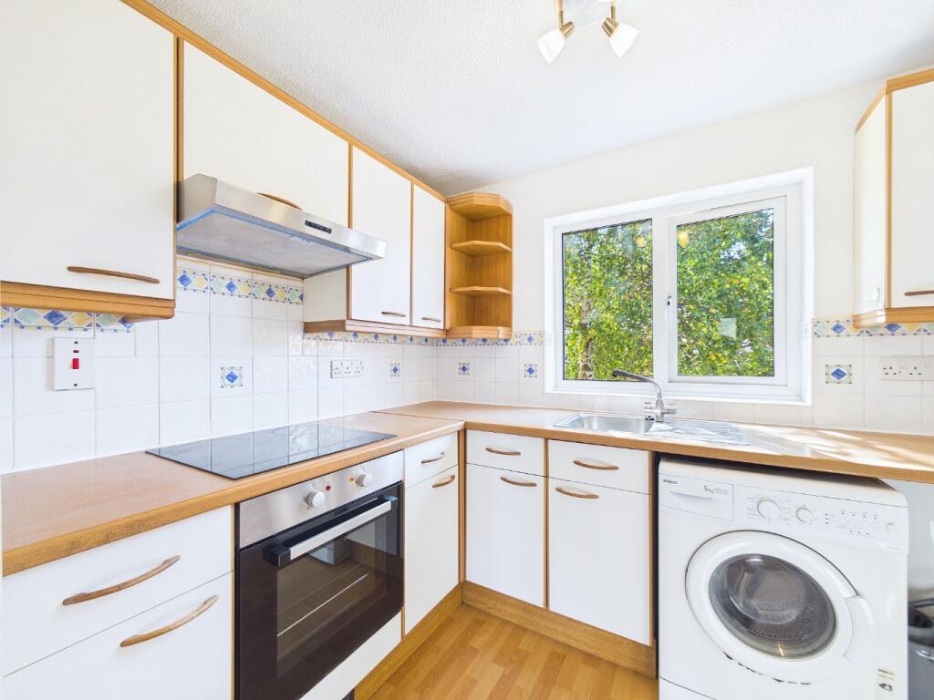 Apartment in South Ockendon, Essex - View 4
