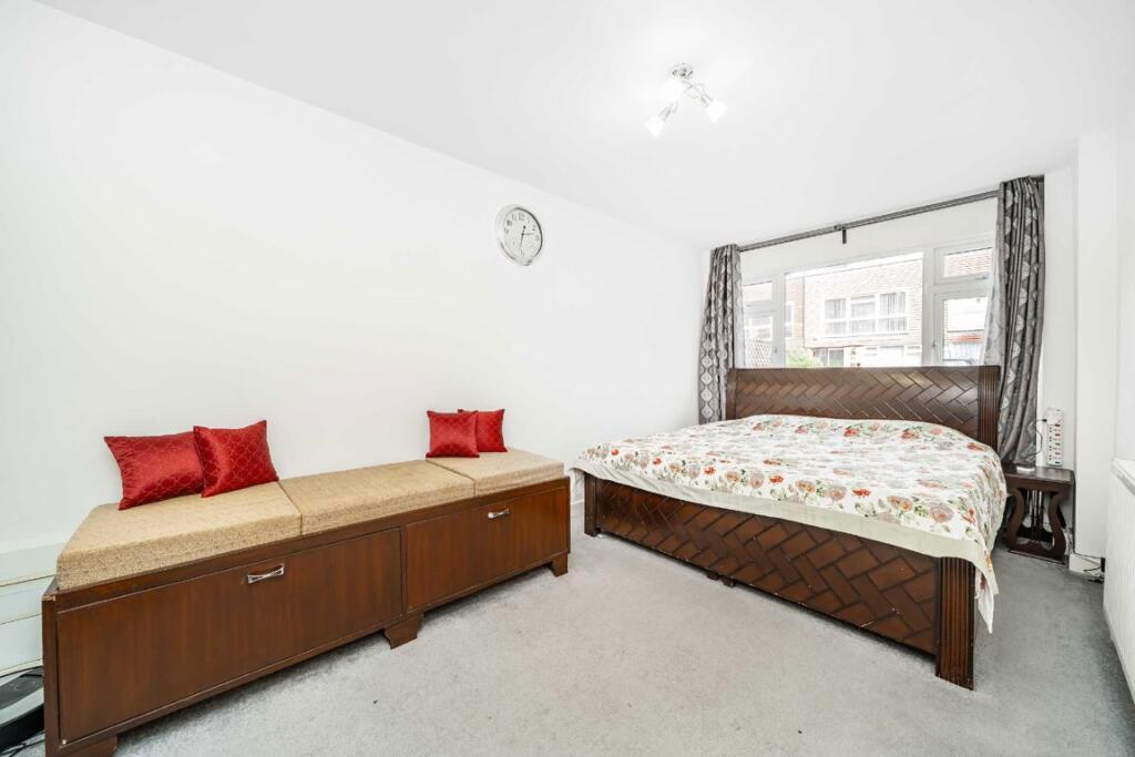 House in London - View 5