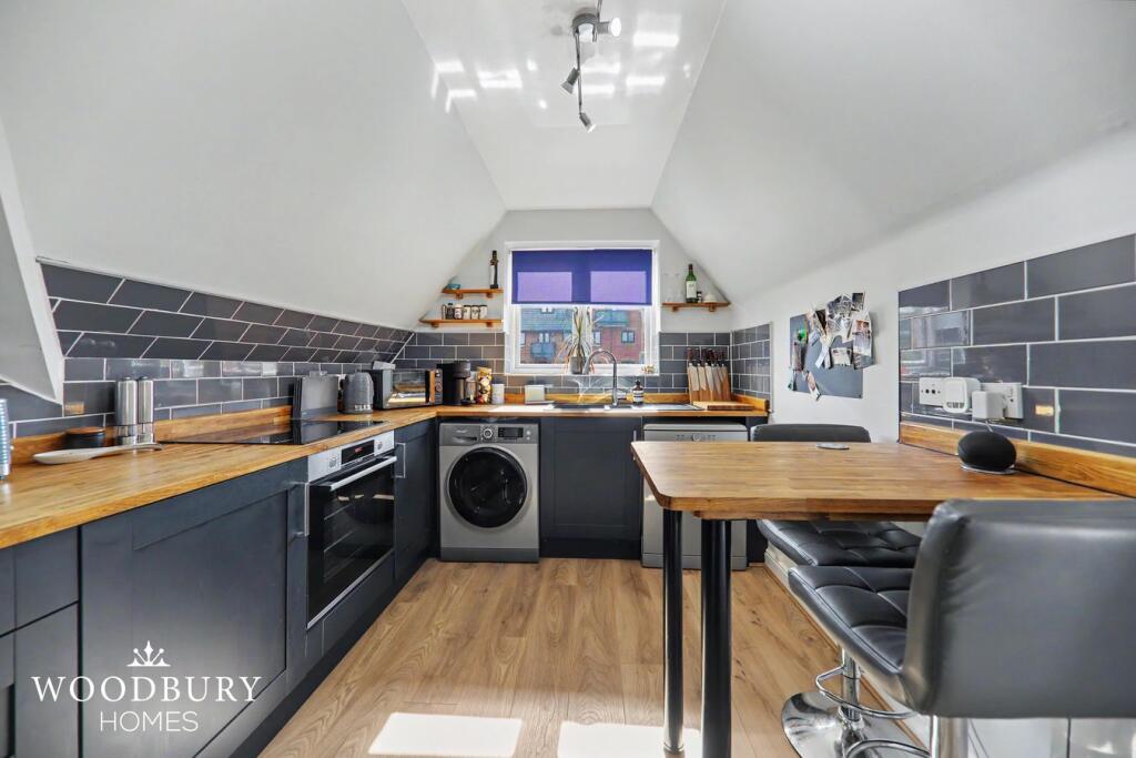 Apartment in Epping Forest, Buckhurst Hill - View 3