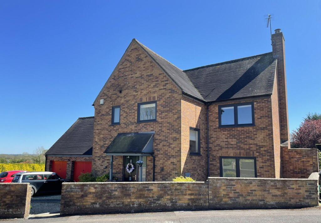 Main image of property: Gascoigne Way, Bloxham OX15 4TJ