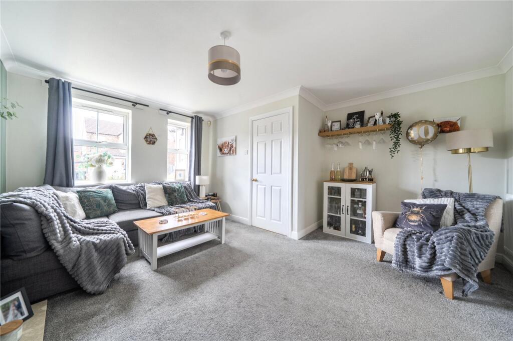 House in Leeds, Howlett Cross - View 2