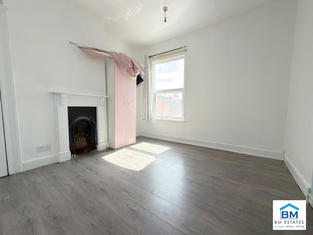 House in Leicester - View 5