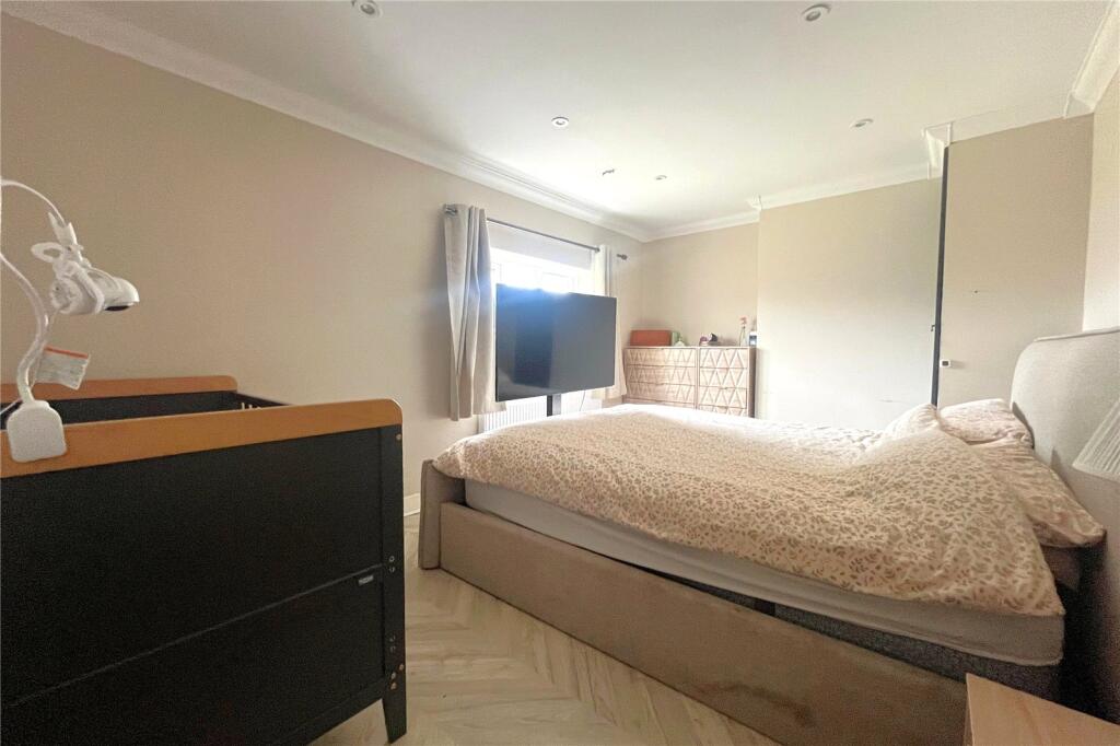 Courtenay Road, Farnham, Surrey, GU9 - More