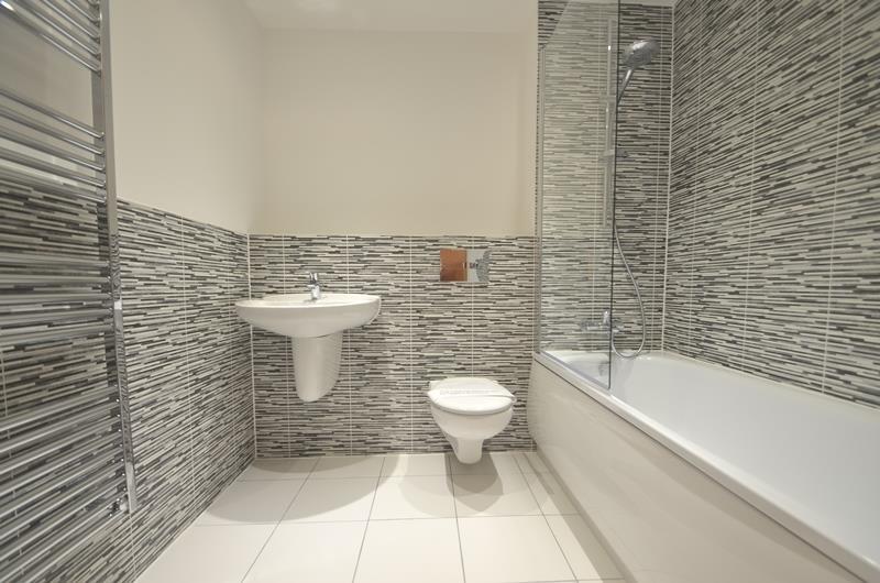 Apartment in Southall - View 4