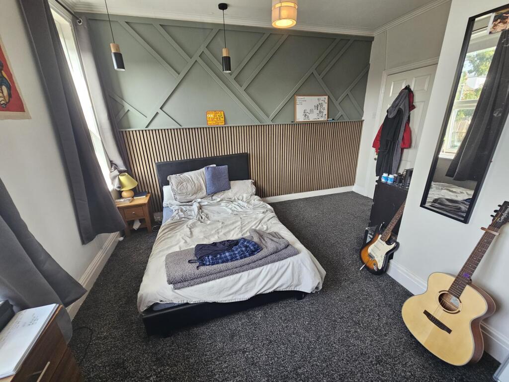 Main image of property: South Parade, Leeds
