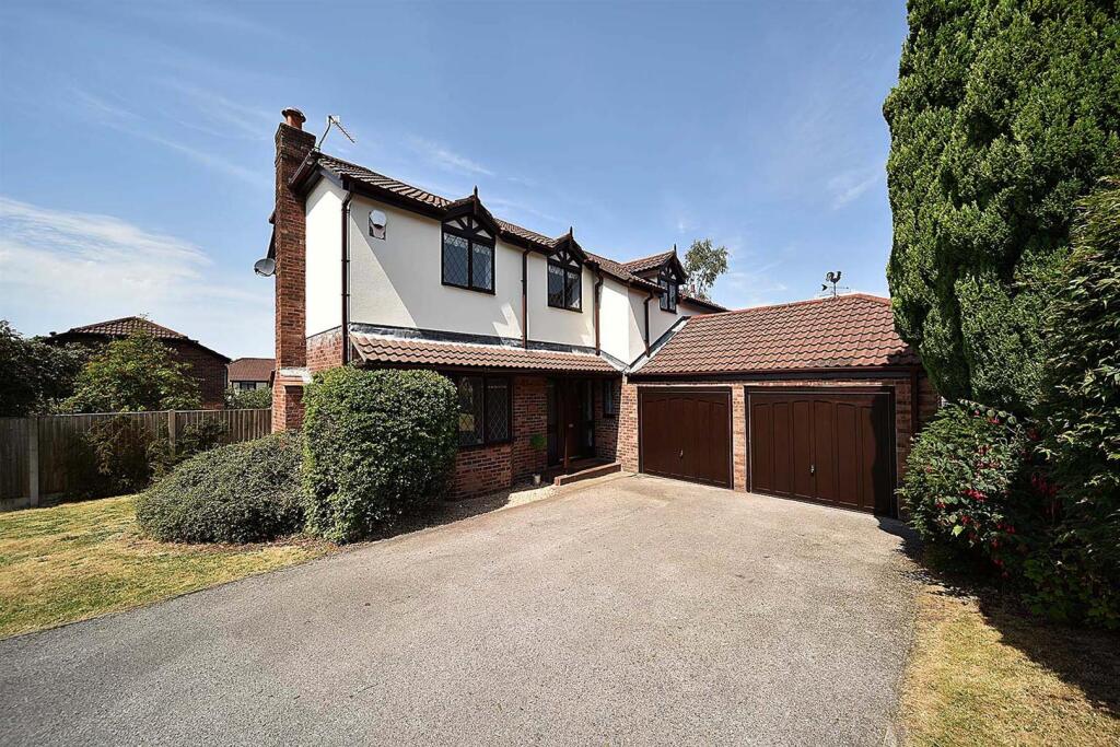 Main image of property: Farmfield Drive, Macclesfield, Cheshire, SK10 2TJ