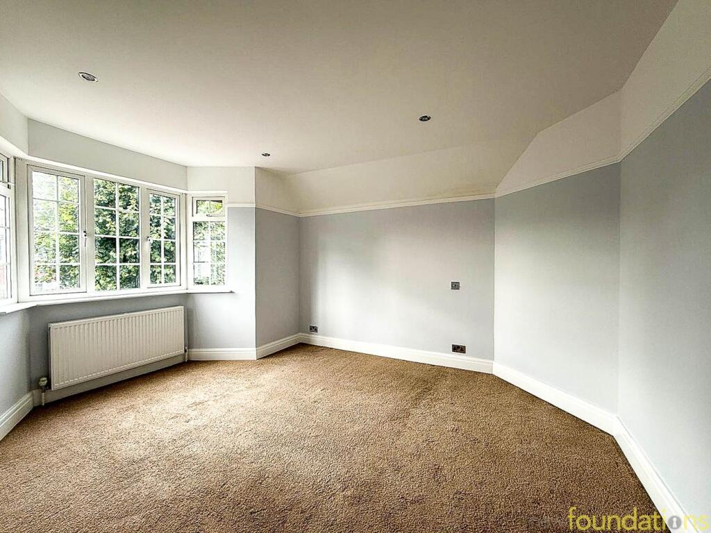 House in Bexhill-on-Sea, Collington - More