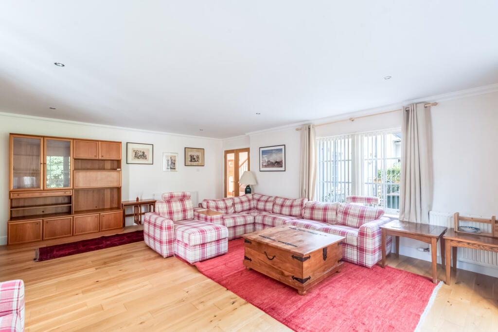 House in Perth - View 4