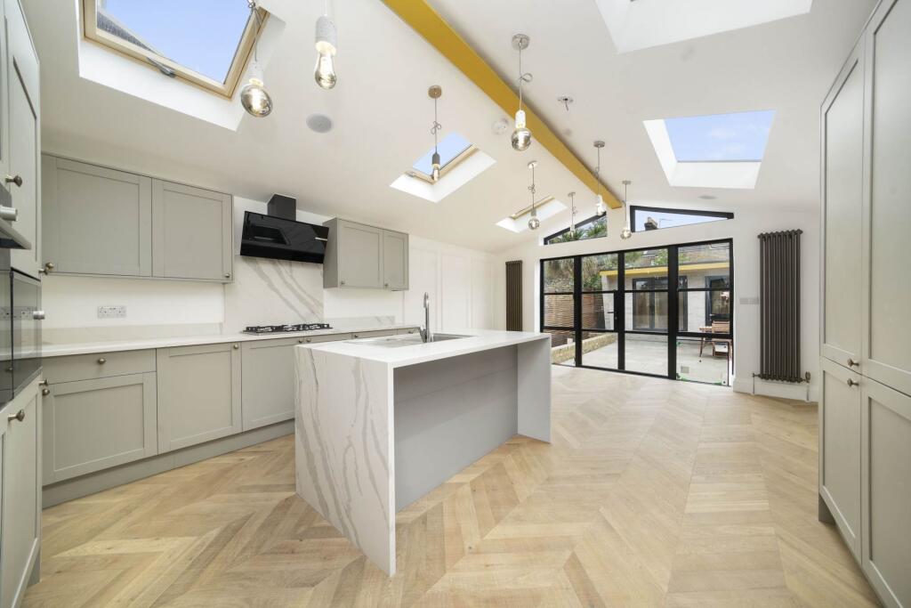 Main image of property: Leyton Park Road, Leyton, E10