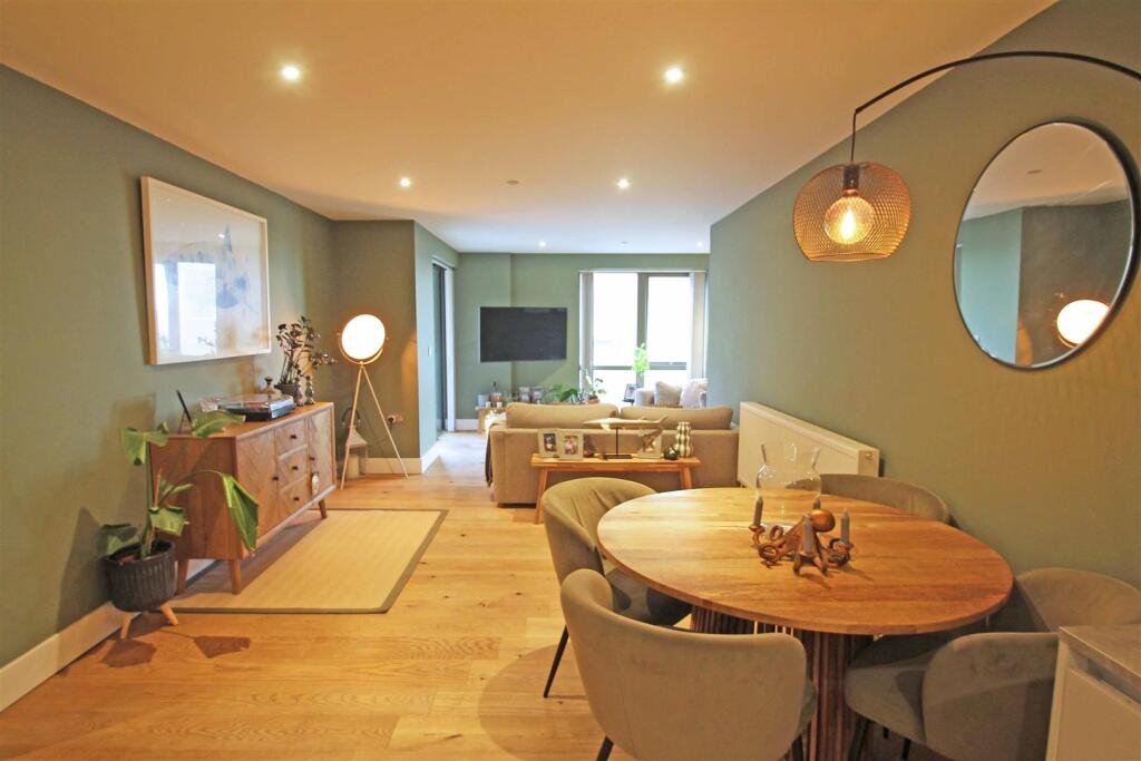 Kingsway, Hove photo 2