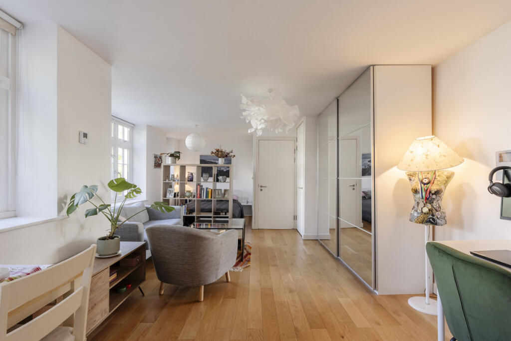 Apartment in London - More