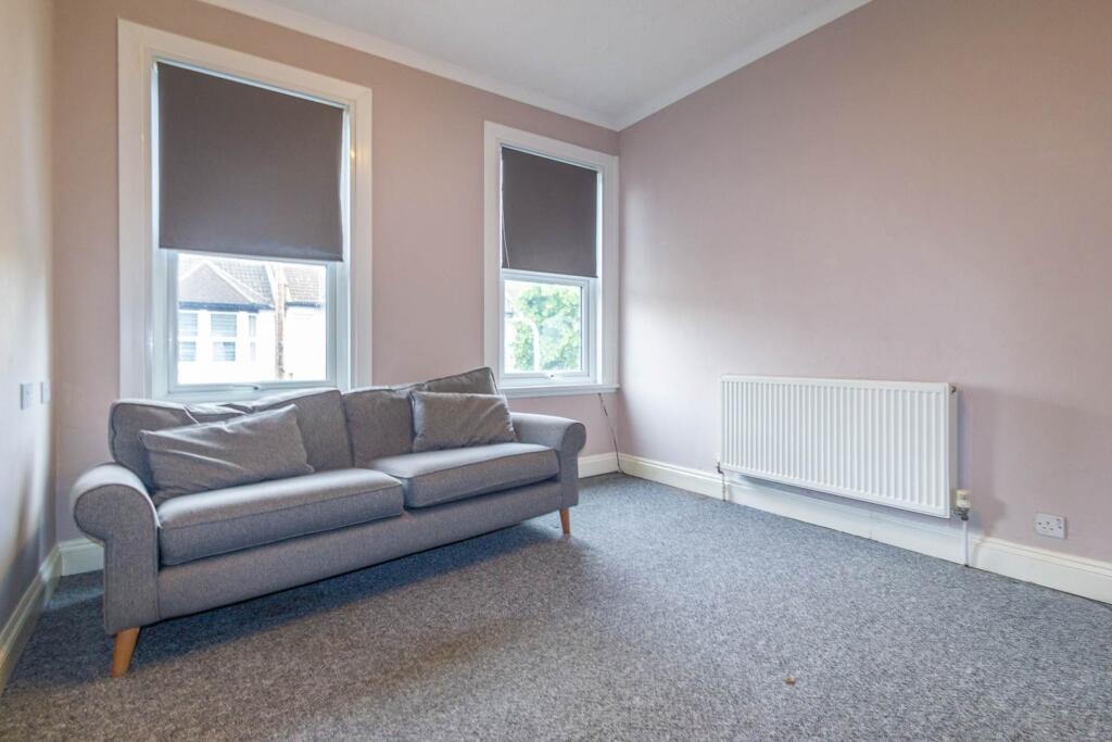 Salisbury Avenue, Westcliff On Sea photo 2