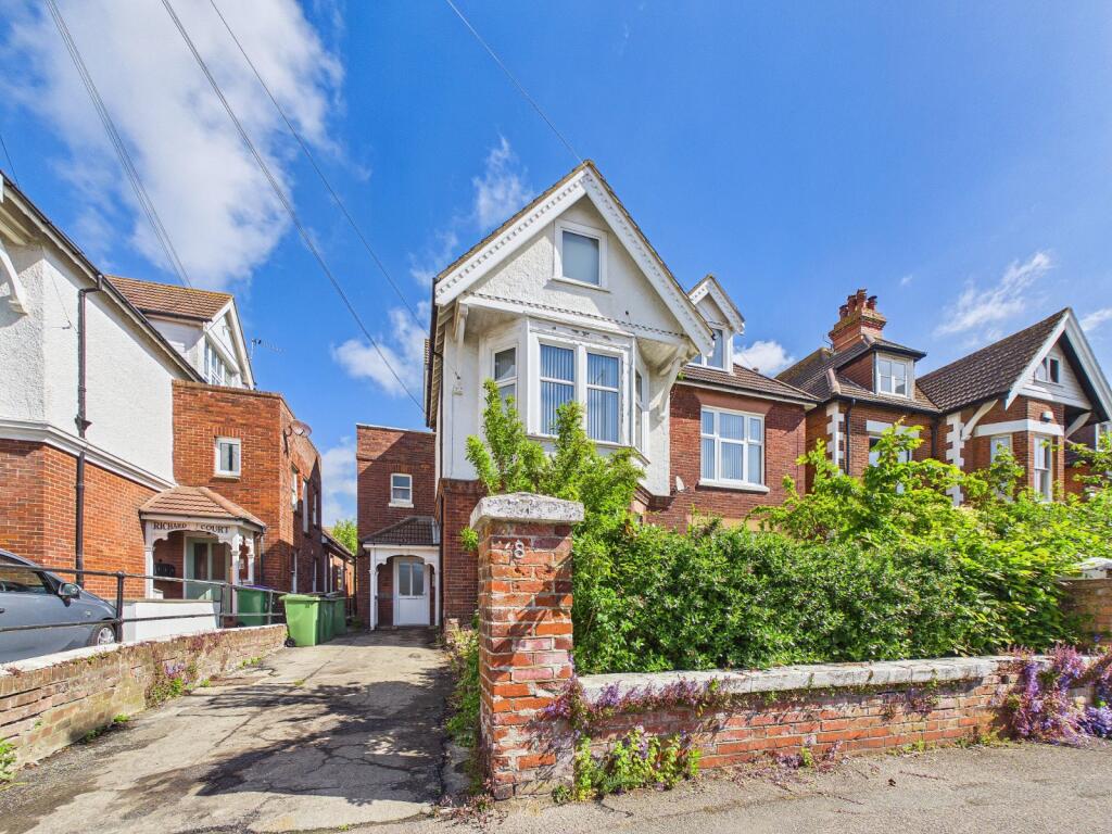 3-bed flat on Sandgate Road, Folkestone, Kent, CT20, £300,000