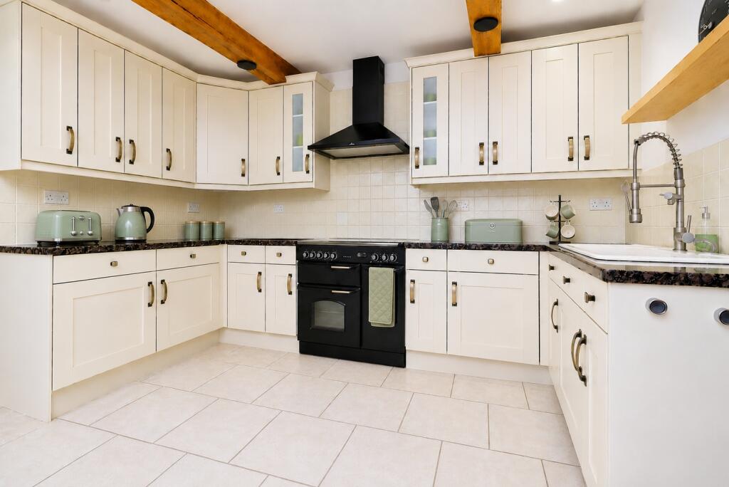 House in Stoke-on-Trent - View 5