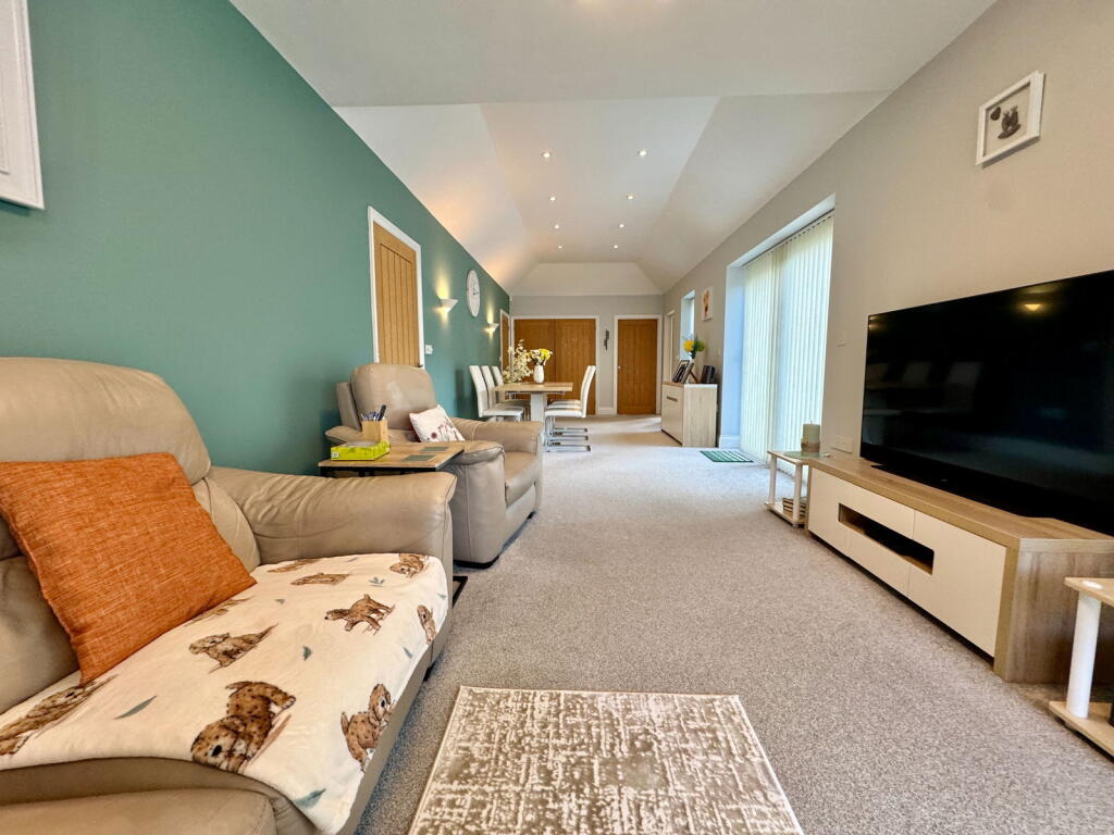 Whitleigh Villas, Crownhill, Plymouth, PL5 3BH photo 3