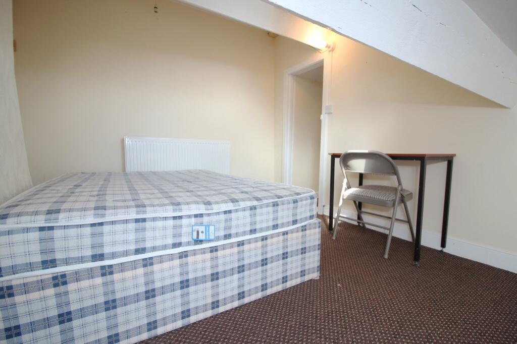 8 bedroom house for rent