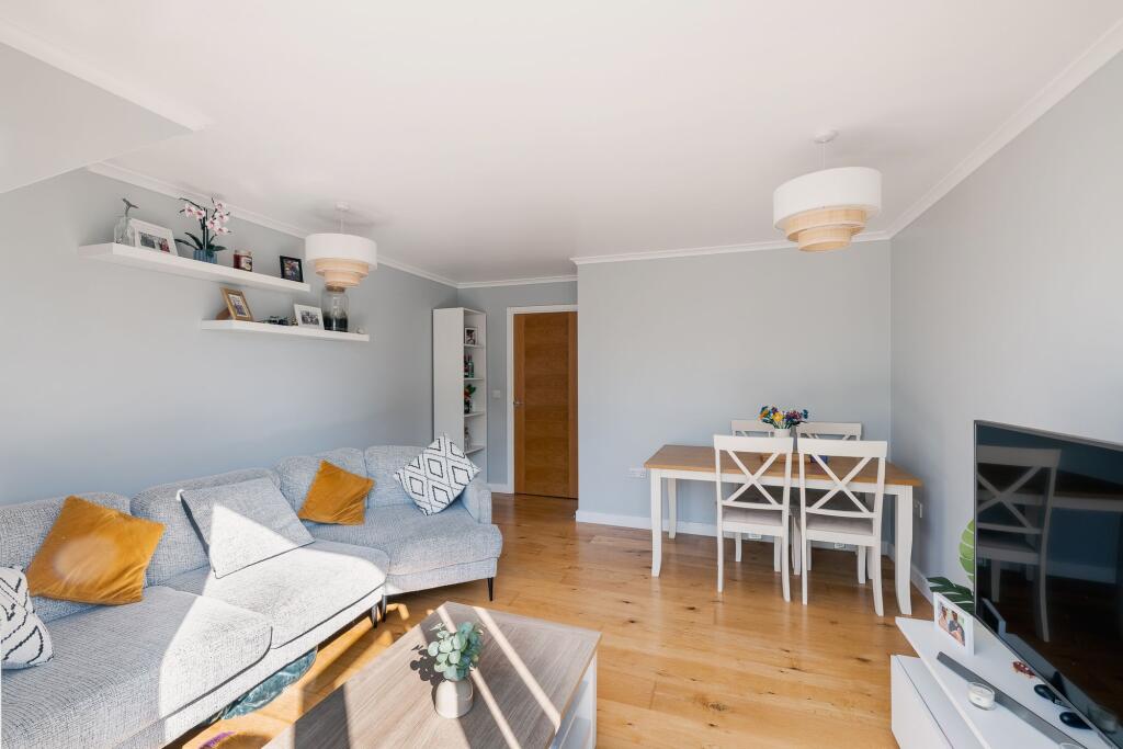 Apartment in Croydon - View 4