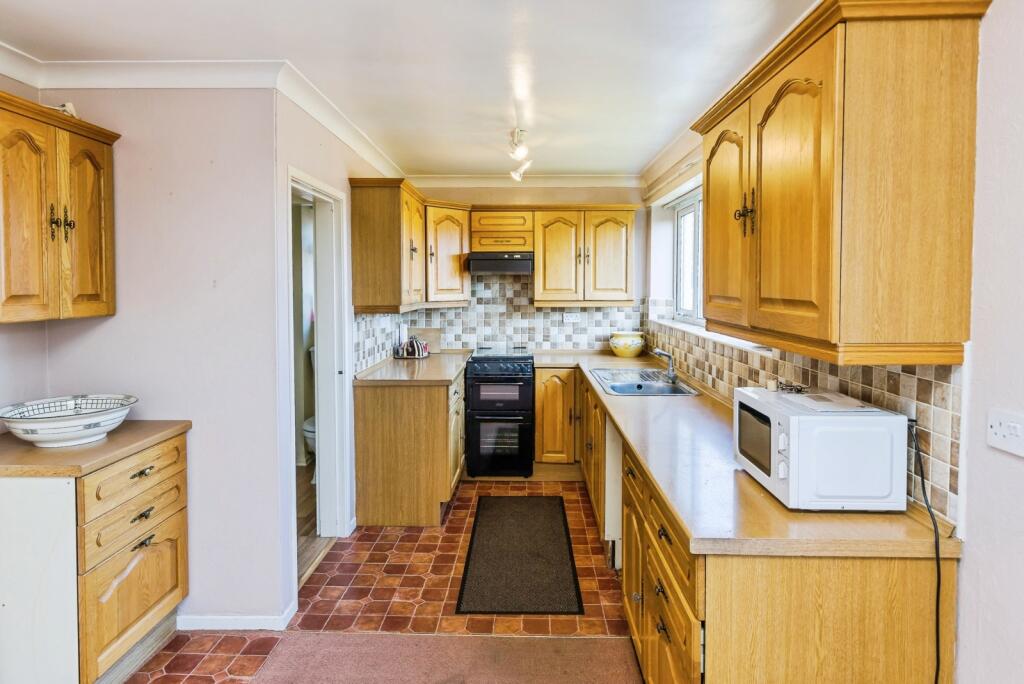 House in Wirral, Liverpool City Region - View 5