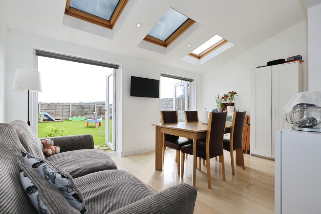Shellbrook Close, Shellbrook, LE65 photo 3