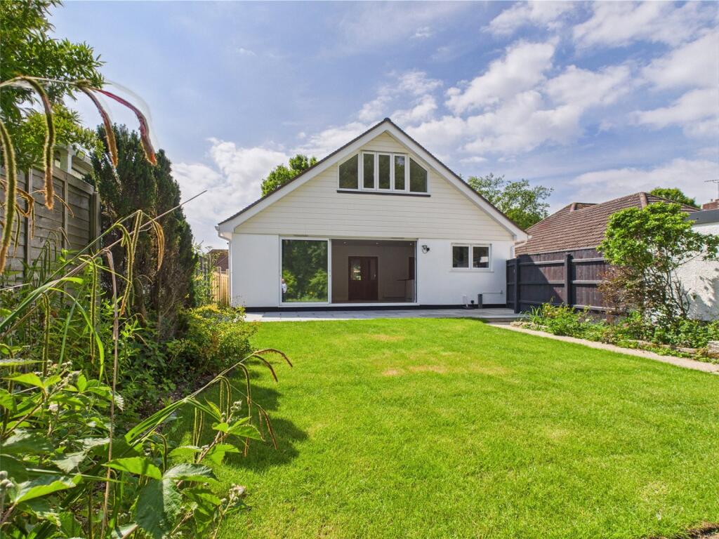Buce Hayes Close, Highcliffe, Christchurch, Dorset, BH23 photo 3