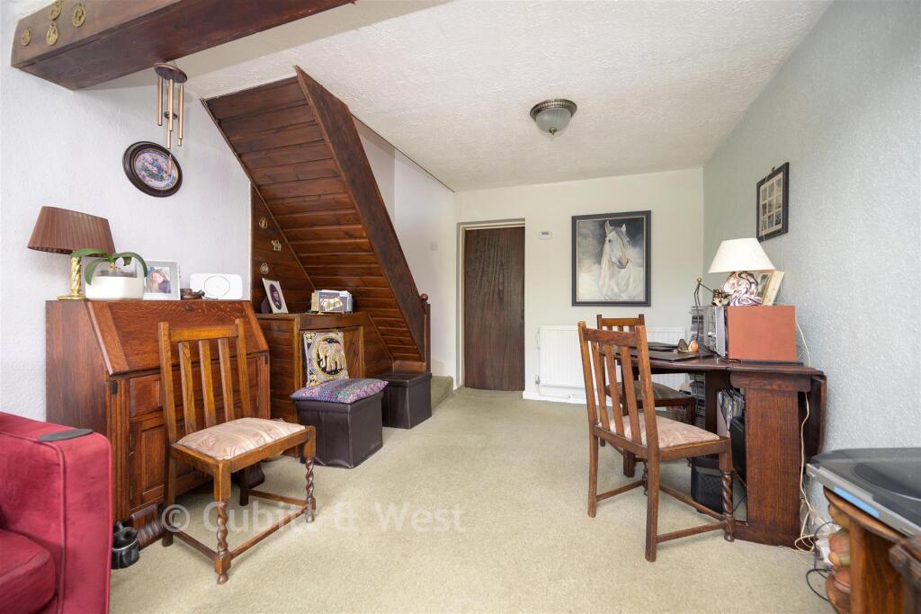 House in Redhill - View 3