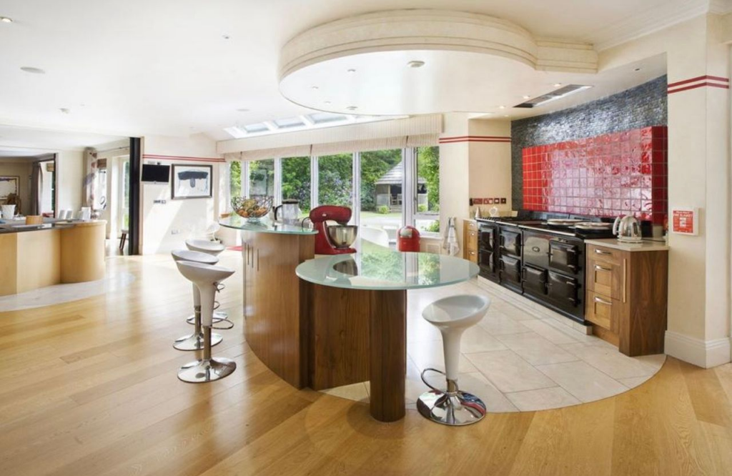 House in Runnymede, Surrey - More