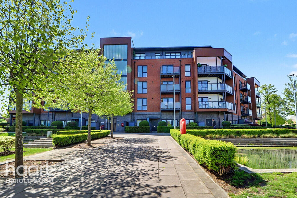 3-bed flat on Gubbins Lane, Harold Wood, £500,000