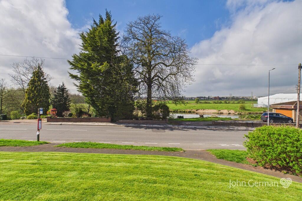 House in East Staffordshire, Winshill - View 2
