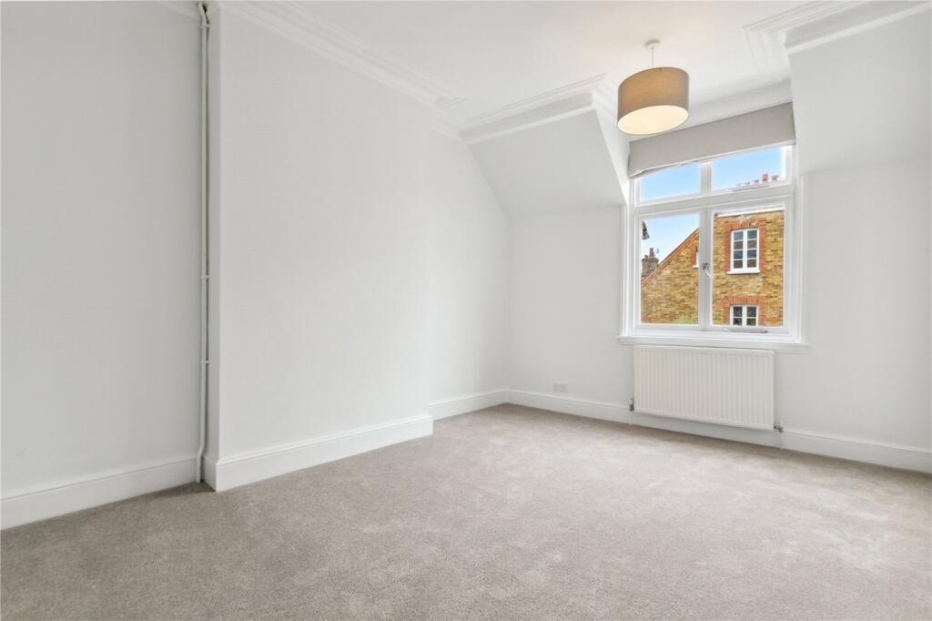 4 bedroom semi-detached house for rent