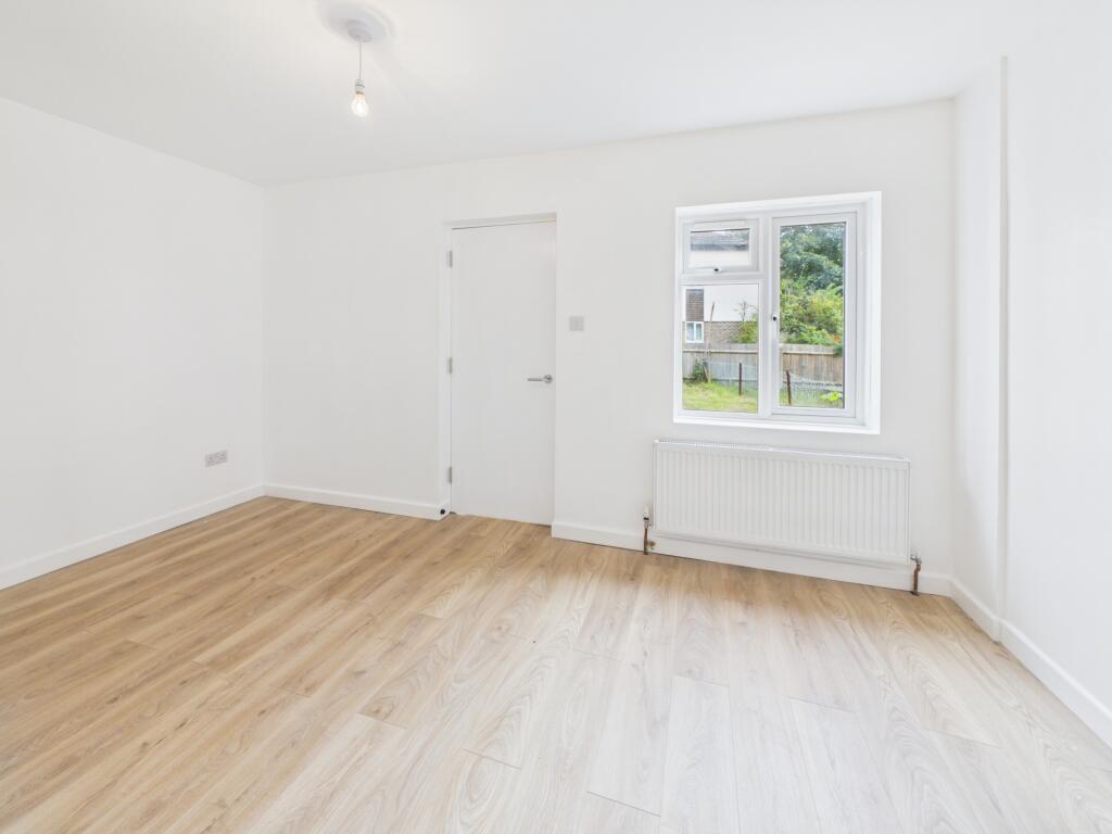 House in Redhill - View 5
