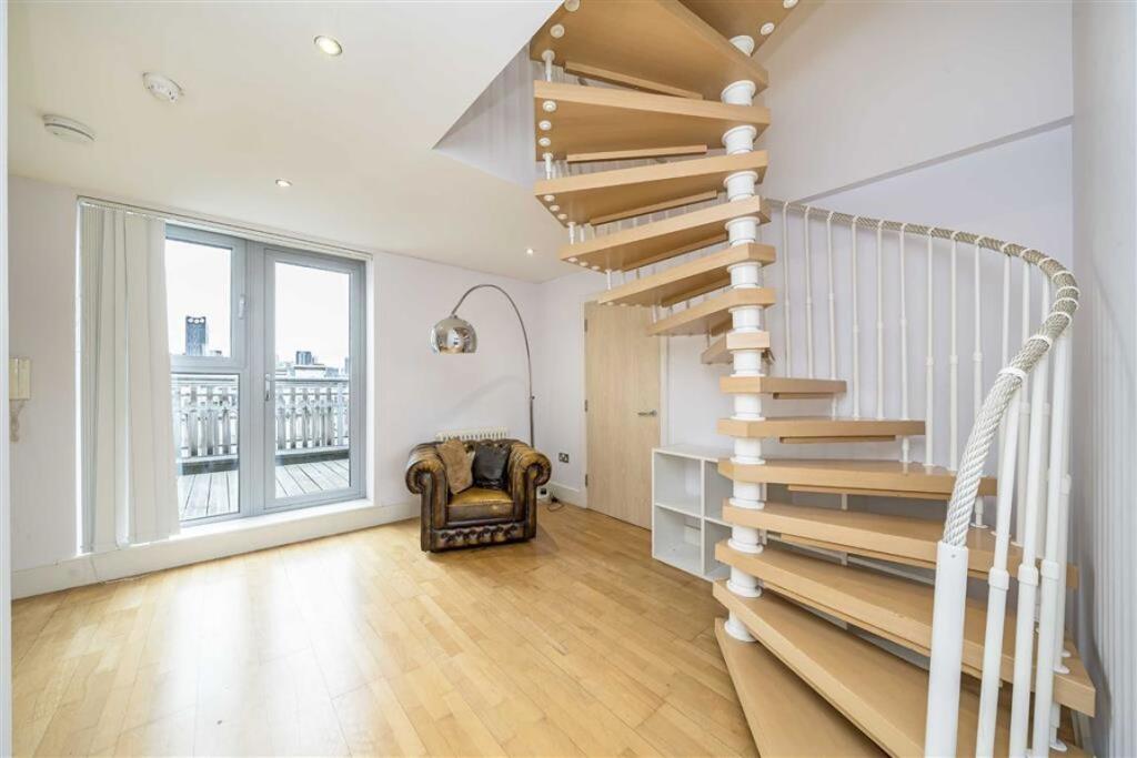 4 bedroom flat for rent