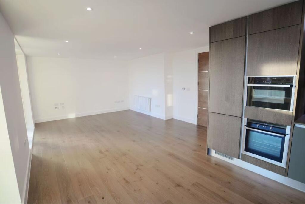 Apartment in London, Kidbrooke Village, Kidbrooke - View 5